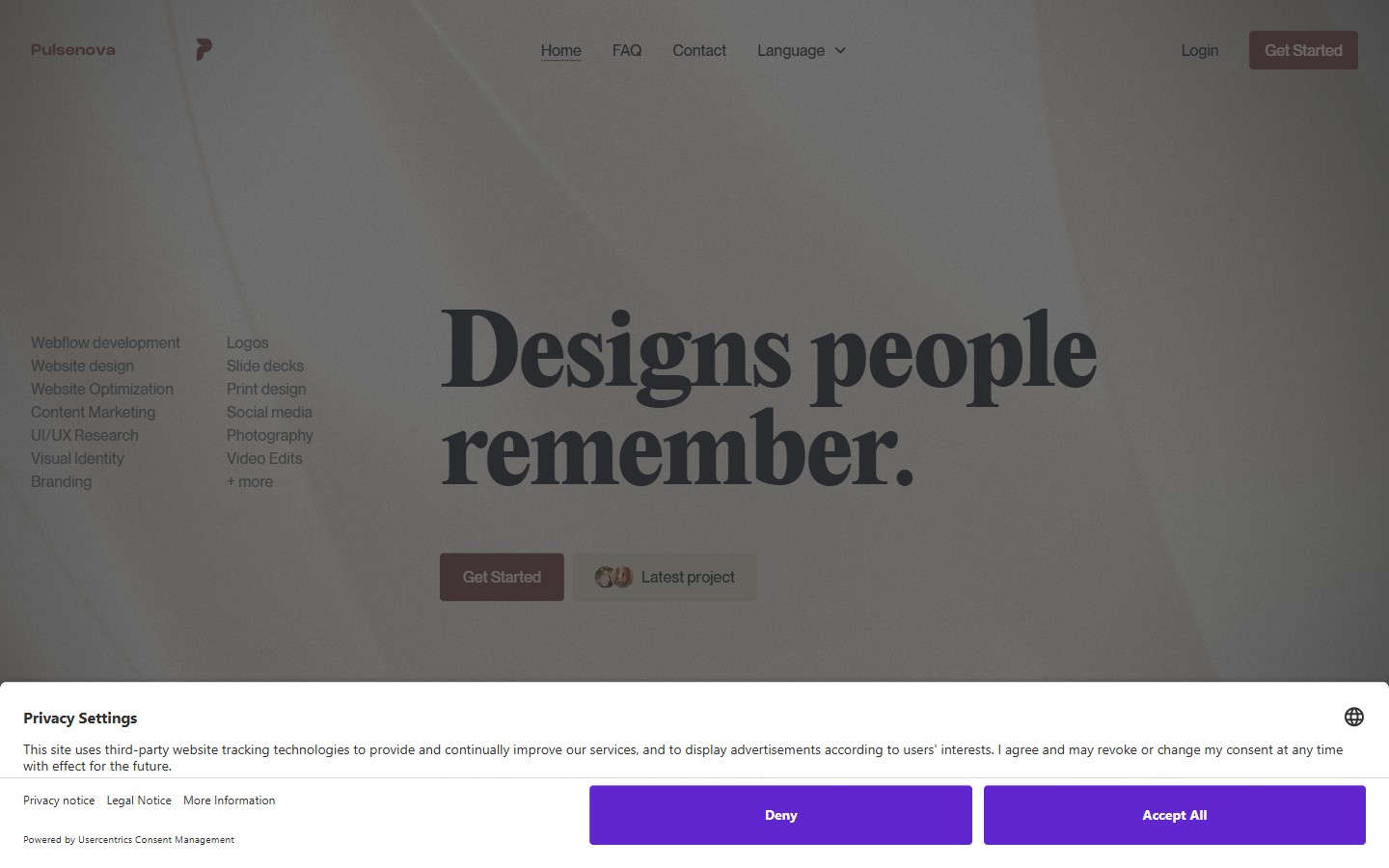 Hero: titular serif gigante + catálogo de servicios como texto-índice